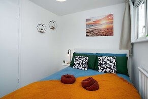 Spacious - 3 Bed - Free Parking