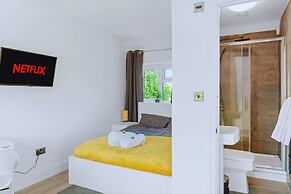 4 Bedrooms - 3 Bathrooms House
