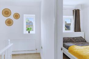 4 Bedrooms - 3 Bathrooms House