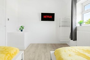 4 Bedrooms - 3 Bathrooms House