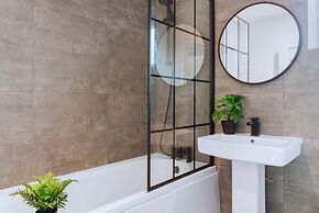 4 Bedrooms - 3 Bathrooms House