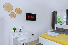 4 Bedrooms - 3 Bathrooms House