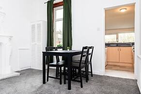 5 Individual Beds - Free Parking