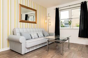 3 Bedroom House - Free Parking