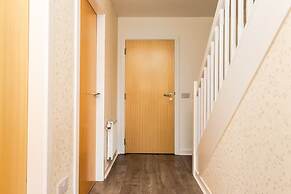 3 Bedroom House - Free Parking