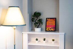 2 Bedroom Flat - Free Parking