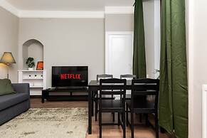 2 Bedroom Flat - Free Parking