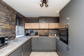 5 Bedroom Apartment - Galashiels