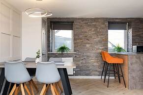 5 Bedroom Apartment - Galashiels