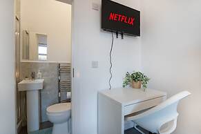 4 Bedrooms-4 Bathrooms House