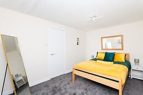 1 Bed-ground Floor-free Parking