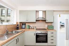 1 Bed-ground Floor-free Parking