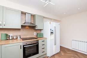 1 Bed-ground Floor-free Parking