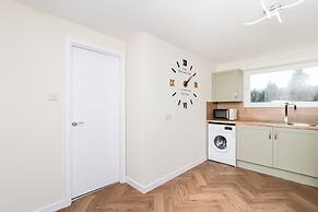 1 Bed-ground Floor-free Parking