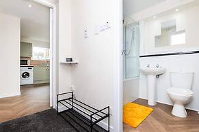 1 Bed-ground Floor-free Parking