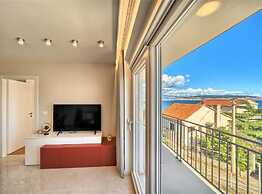 Apartment Aniva - 50 m From the sea