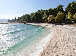 Apartment Aniva - 50 m From the sea