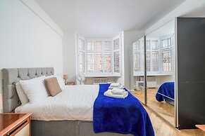 JOIVY 2-bed flat near Notting Hill