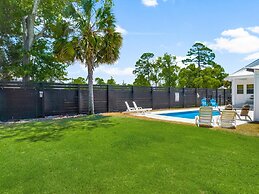 Beach House - 6th Street Retreat by PHG