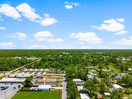 Beach House - 6th Street Retreat by PHG