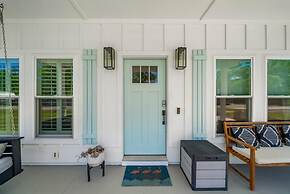 Beach House - 6th Street Retreat by PHG