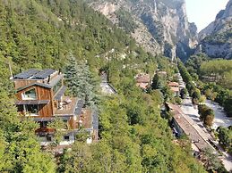 LA FORESTALE Luxury Ecolodge
