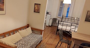 Cosy Open Large Studio By Galerious Parace D111