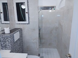 Cosy Open Large Studio By Galerious Parace D111