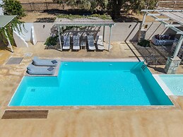 Almirikia Villa