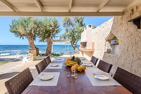 Almirikia Villa