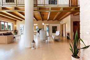 Golden Sand Beach Villa