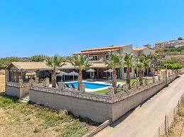 Golden Sand Beach Villa Villa