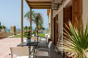 Golden Sand Beach Villa