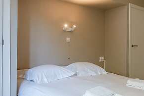 Huswell - Villa Near Beach With Double Parking