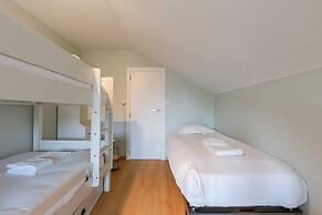 Huswell - Villa Near Beach With Double Parking