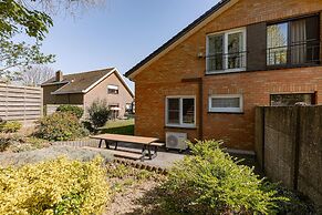 Huswell - Villa Near Beach With Double Parking