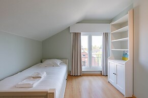 Huswell - Villa Near Beach With Double Parking