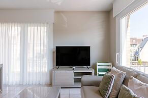 Huswell - Villa Near Beach With Double Parking