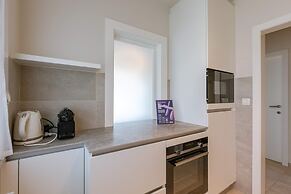 Huswell - Villa Near Beach With Double Parking