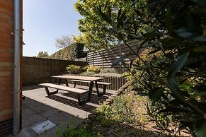 Huswell - Villa Near Beach With Double Parking