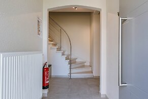 Huswell - Villa Near Beach With Double Parking