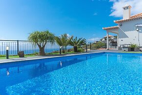 Palm Paradise by Atlantic Holiday