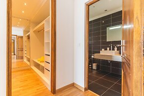 Palm Paradise by Atlantic Holiday