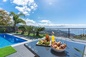 Palm Paradise by Atlantic Holiday