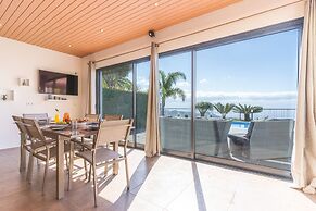 Palm Paradise by Atlantic Holiday