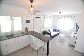 Zennova 29 Vourvourou Garden House