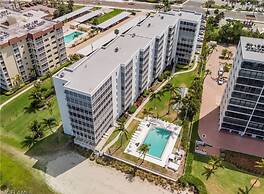 Island Reef 703 in Fort Myers Beach