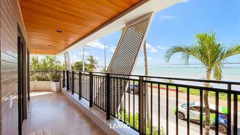 Ocean Art Park by Living