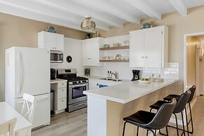 The Edgewater Condos by AvantStay