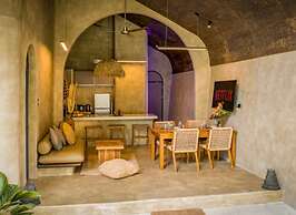 Villa with pool in an ecovillage Nido Fi